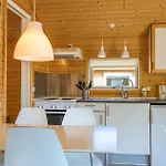 2 Bedroom Cozy In بيت للعطل Neksø
